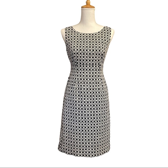 Talbots Petite Sleeveless Cocktail Dress. Size 2 - Picture 1 of 7